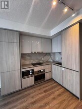 8 Interchange Wy in Vaughan, ON - Building Photo - Building Photo