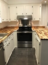 117 Wentworth St in Charleston, SC - Building Photo - Building Photo