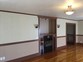 105 125th St E in Tacoma, WA - Building Photo