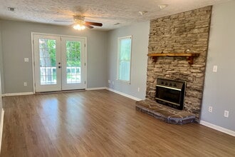 4614 Masonboro Loop Rd in Wilmington, NC - Foto de edificio - Building Photo