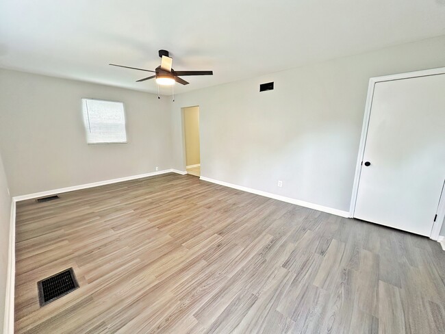 3161 Brownlee Ave in Columbus, OH - Foto de edificio - Building Photo