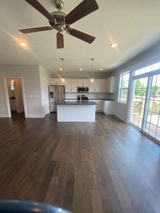 21318 W 117th Terrace in Olathe, KS - Building Photo