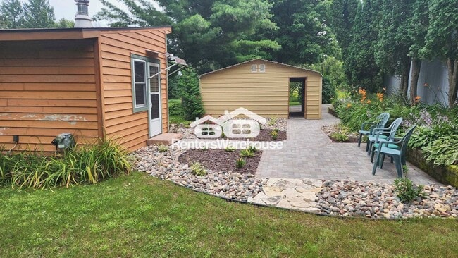 N8593 690th St in River Falls, WI - Foto de edificio - Building Photo