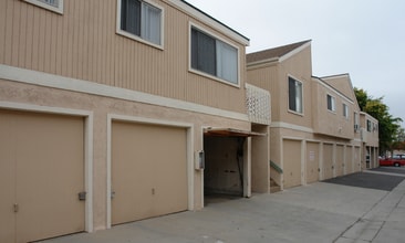 Old Mill Apartments in Huntington Beach, CA - Building Photo - Building Photo