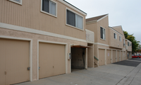 Old Mill Apartments in Huntington Beach, CA - Foto de edificio - Building Photo