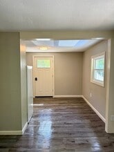 Pet-friendly! | Utilities included! in Hartland, VT - Building Photo - Building Photo