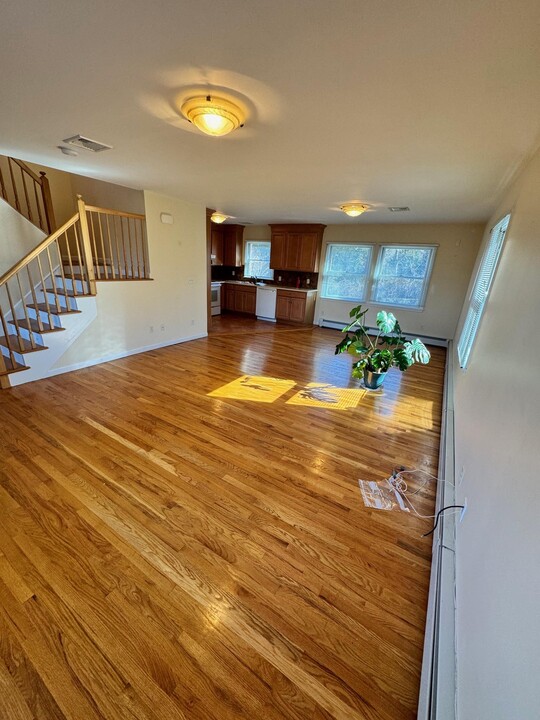 7 Russell Pl in Glen Cove, NY - Foto de edificio