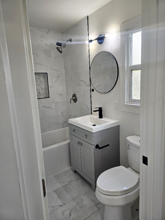 18641 E Pearl Ave, Unit 1 in Orange, CA - Building Photo