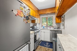 93 Sidney St, Unit 1 in New Bedford, MA - Building Photo - Building Photo