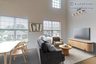 1700 E 5th St in Huntington Station, NY - Building Photo