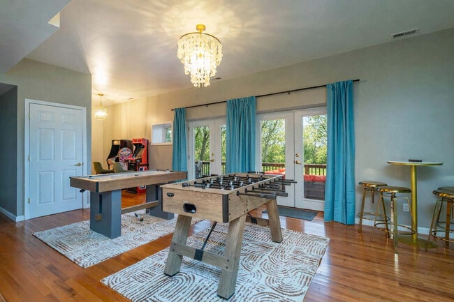 property at 16 Skyview Ct