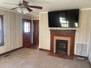 380 Hogan's Creek Rd in Carthage, TN - Foto de edificio - Building Photo