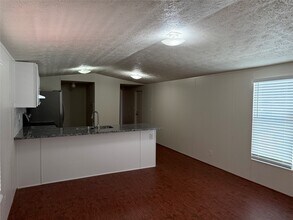 4429 16th St in Bacliff, TX - Building Photo - Building Photo