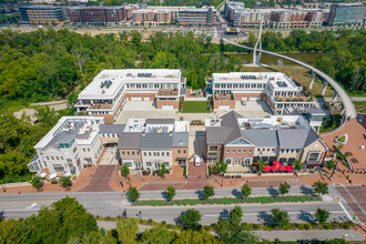 105 N High St in Dublin, OH - Foto de edificio - Building Photo