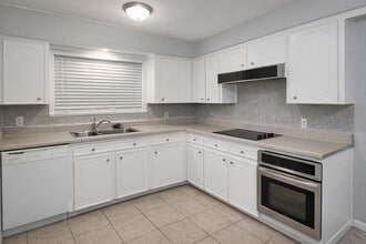 2118 17th Ave N in Texas City, TX - Building Photo - Building Photo