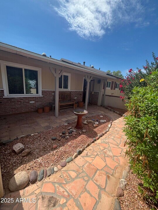 6923 E Rancho Vista Dr in Scottsdale, AZ - Building Photo