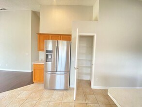 Lake Mary! Ready to Move in!! Spacious 4/ in Lake Mary, FL - Foto de edificio - Building Photo