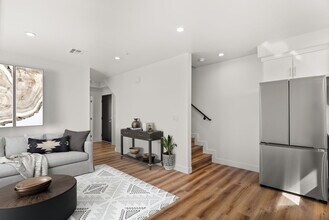 3909 Montclair St in Los Angeles, CA - Building Photo - Building Photo