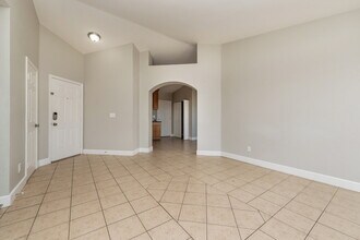 5004 Crystal Breeze Ln in North Las Vegas, NV - Building Photo - Building Photo