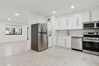 8020 Crespi Blvd in Miami Beach, FL - Building Photo - Building Photo