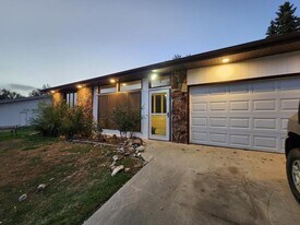 2318 E Boulevard Ave in Bismarck, ND - Building Photo