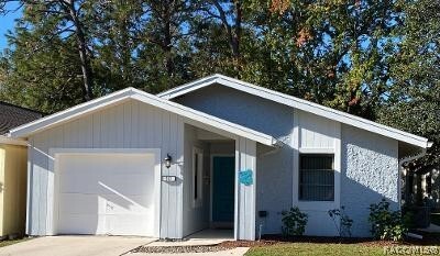 50 Golfview Dr in Homosassa, FL - Foto de edificio