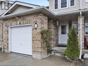 22 Critcher Ave in Cambridge, ON - Building Photo - Building Photo
