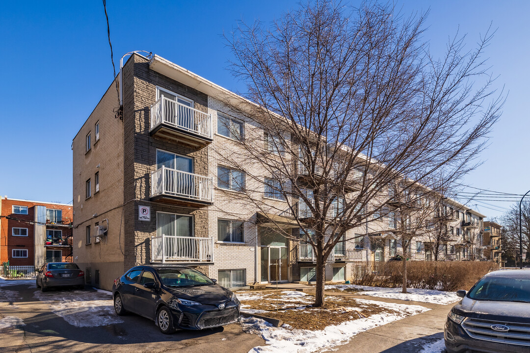 7351 Des Ormeaux Av in Montréal, QC - Building Photo