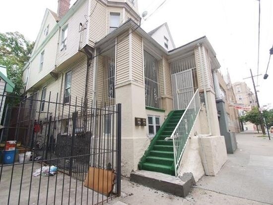 2932 Valentine Ave in Bronx, NY - Foto de edificio