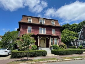 29 Chestnut St in Wakefield, MA - Foto de edificio - Building Photo