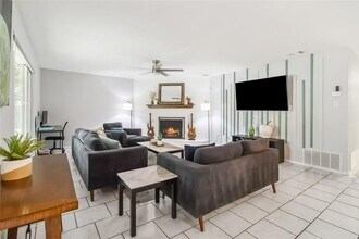 11204 Applewood Dr in Austin, TX - Building Photo - Building Photo