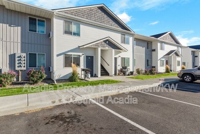 5741 S 5th Ave in Pocatello, ID - Building Photo - Building Photo