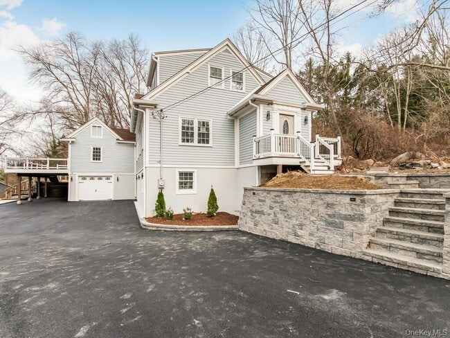 property at 15 Lakeview Rd