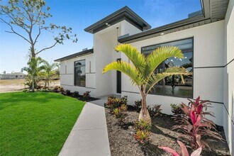 3600 NE 9th Pl in Cape Coral, FL - Building Photo - Building Photo