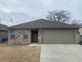 2011 Maurice St in Jonesboro, AR - Building Photo