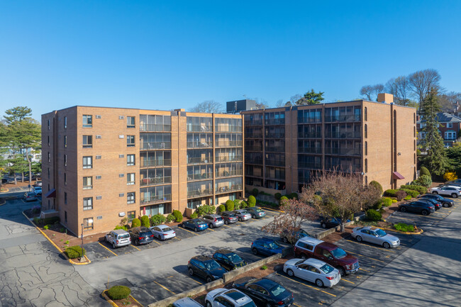 The Regency in Medford, MA - Foto de edificio - Building Photo