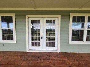 998 Cypress Lakes Cir in Cleveland, TX - Building Photo - Building Photo