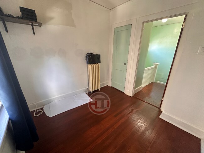 4762 Carpenter Ave-Unit -2 in Bronx, NY - Building Photo - Building Photo