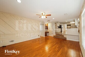 14707 S Murray Ln in Olathe, KS - Foto de edificio - Building Photo