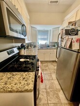 10 Lake Shore Ct in Boston, MA - Building Photo - Building Photo