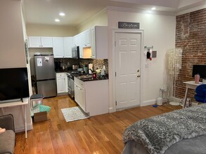 50 Temple St, Unit 7 in Boston, MA - Building Photo - Building Photo