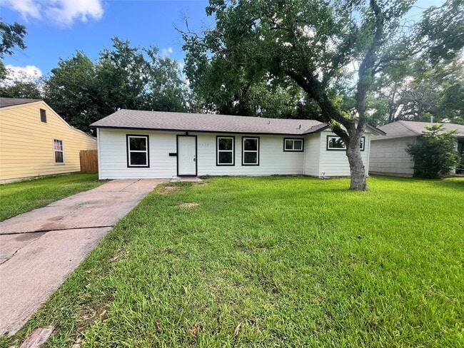 5915 Beldart St in Houston, TX - Building Photo - Building Photo