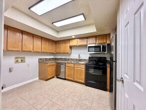 8155 Jefferson Hwy in Baton Rouge, LA - Building Photo - Building Photo