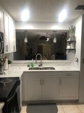 327 Lake Placid Ct in Oldsmar, FL - Foto de edificio - Building Photo