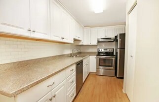 500 S National Ave in Bremerton, WA - Building Photo