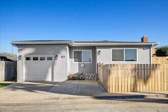 1674 Kenneth St in Seaside, CA - Building Photo - Building Photo