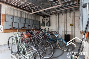 2129 N Dayton St, Unit G in Chicago, IL - Building Photo