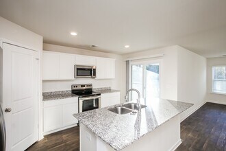 1223 Lakeshore Dr in Camden, SC - Building Photo - Building Photo