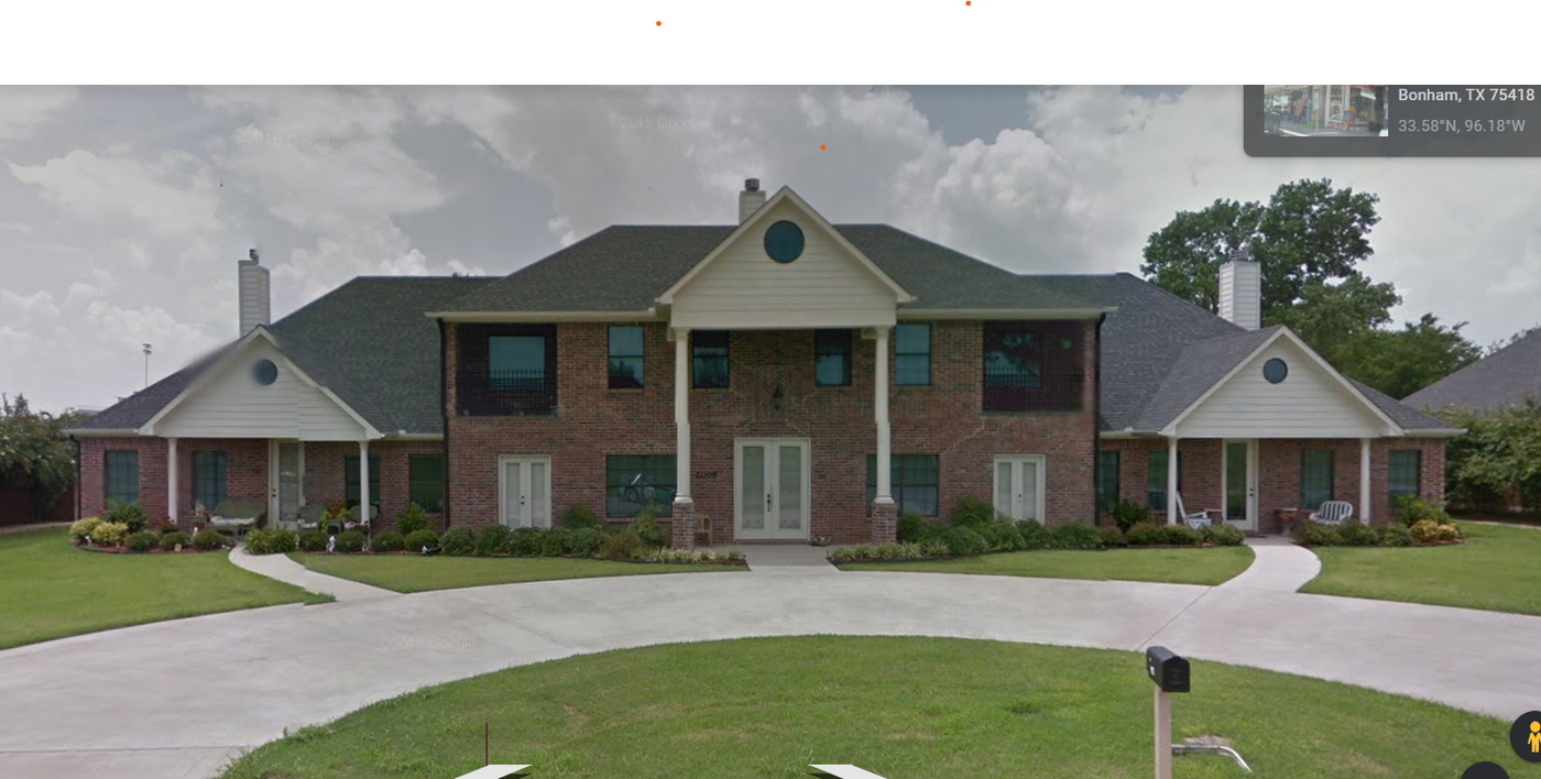 2005 Albert Broadfoot St in Bonham, TX - Foto de edificio