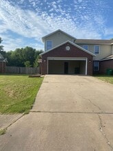 90-92 W Rainsong St in Farmington, AR - Building Photo - Building Photo